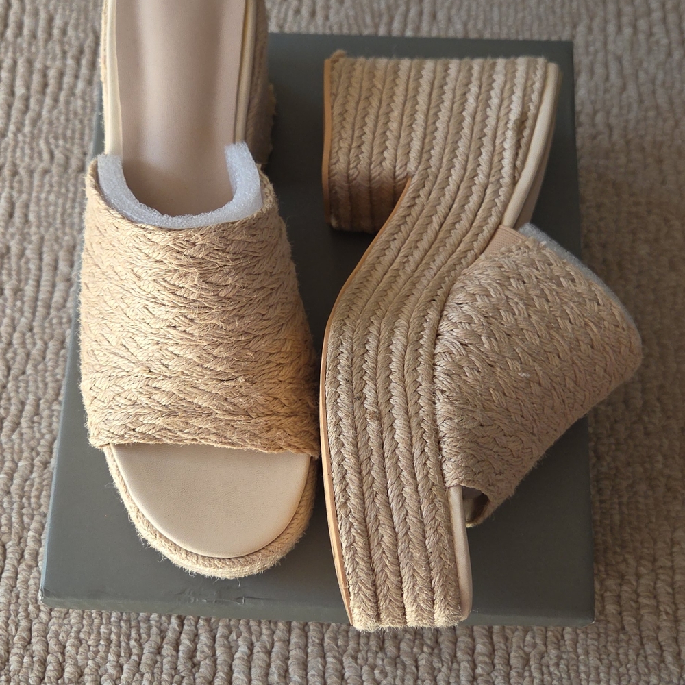 Women's Tan Woven Platform Sandals Size 71/2